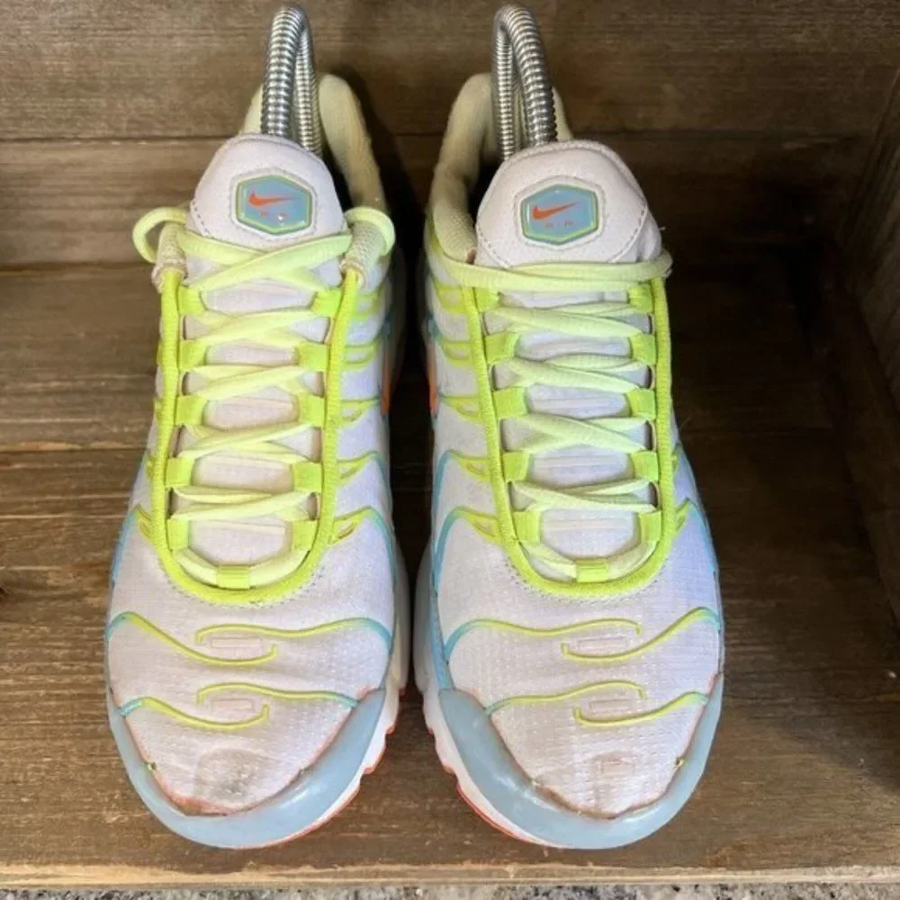 Childerns Big Kids Nike Air‎ Max Plus Spring Colors Shoes Sneakers Size 5 Y GUC